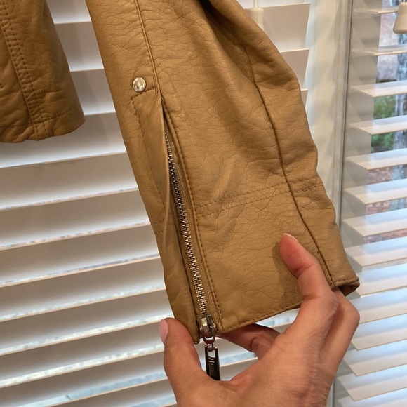 JOUJOU Faux Leather Tan Bomber Jacket sz. Large - Picture 4 of 12